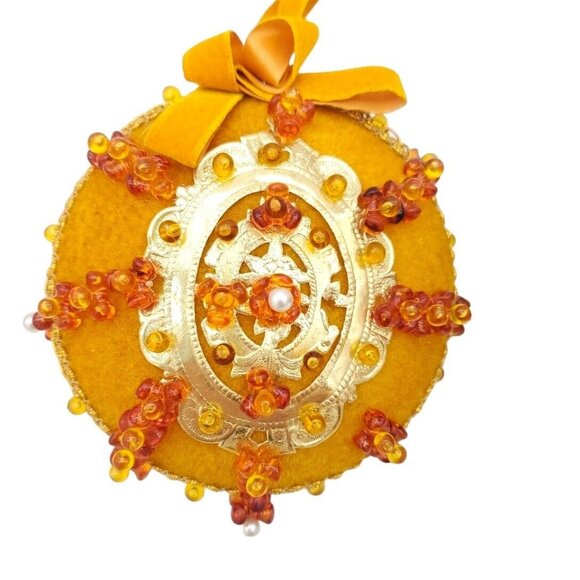 Vintage Sequin Velvet Pin Christmas Ornaments Gold‎ & Red Green Handmade - Picture 3 of 6